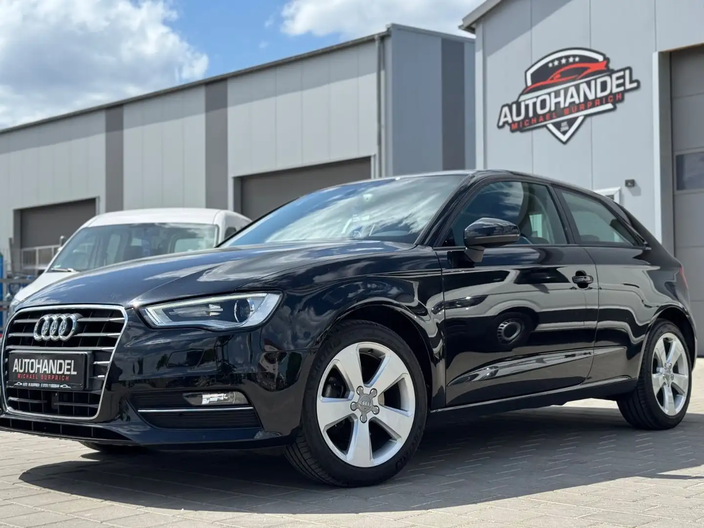 Audi A3 1.4TFSI Sportback ultra*PDC*NAVI*SHZ*Bi-Xenon Negro - 1