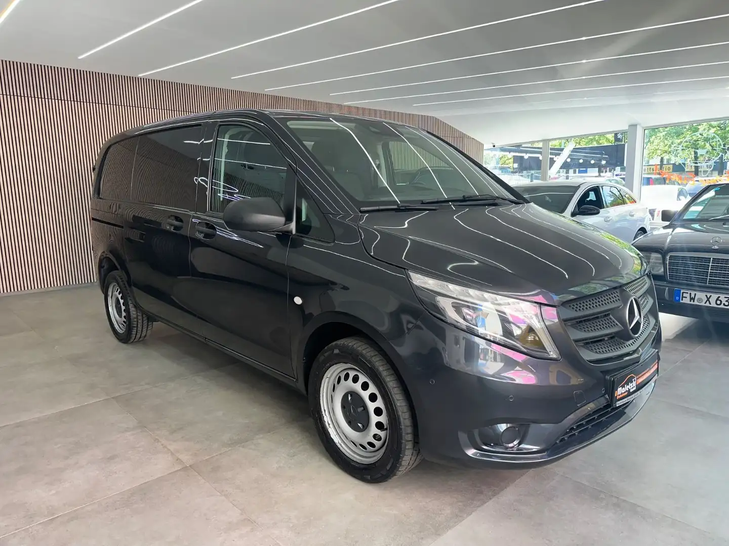 Mercedes-Benz Vito 116 CDI 4x4 kompakt Kasten*StHz*Totwinkel* Gris - 1