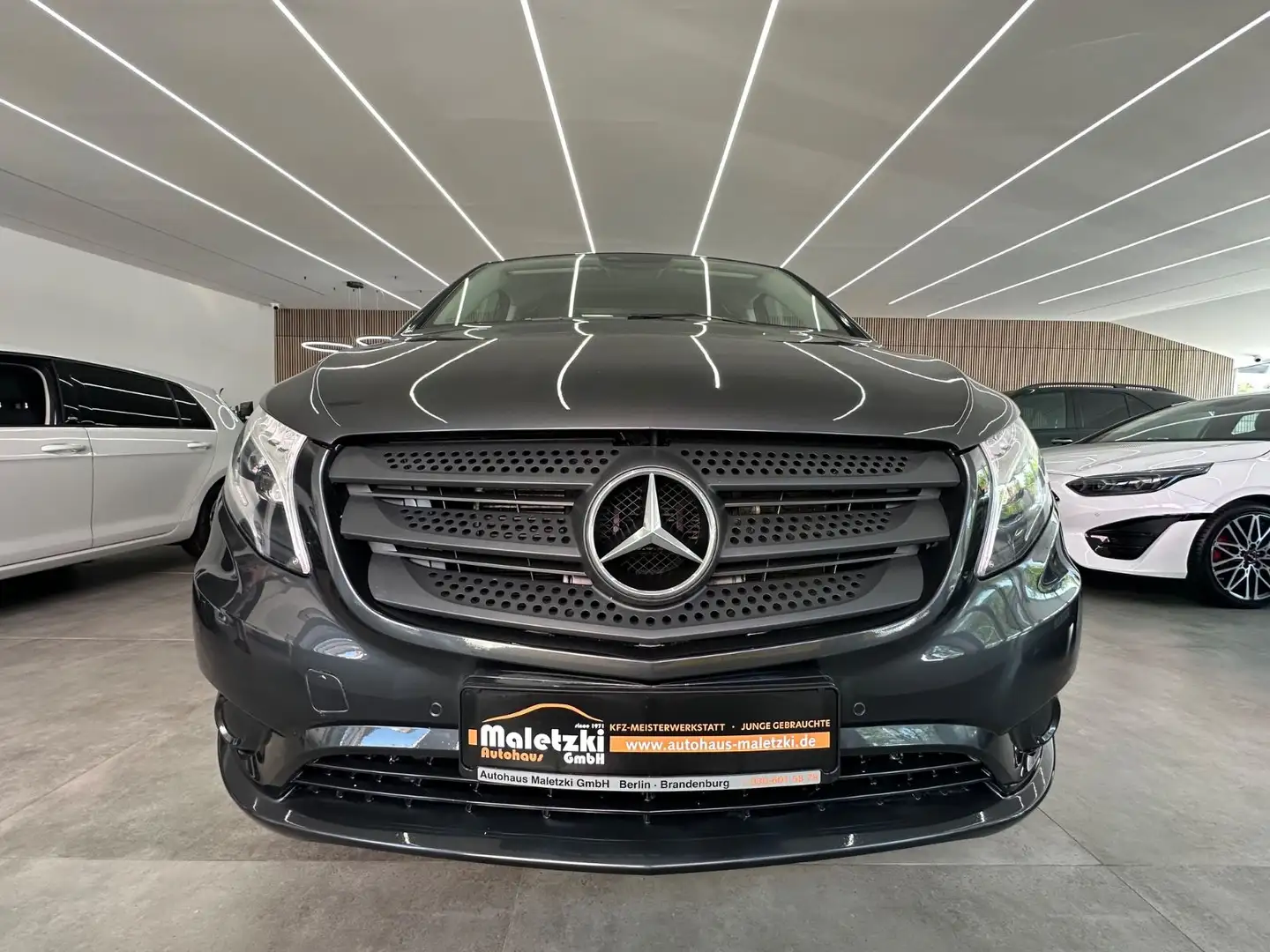 Mercedes-Benz Vito 116 CDI 4x4 kompakt Kasten*StHz*Totwinkel* Gris - 2