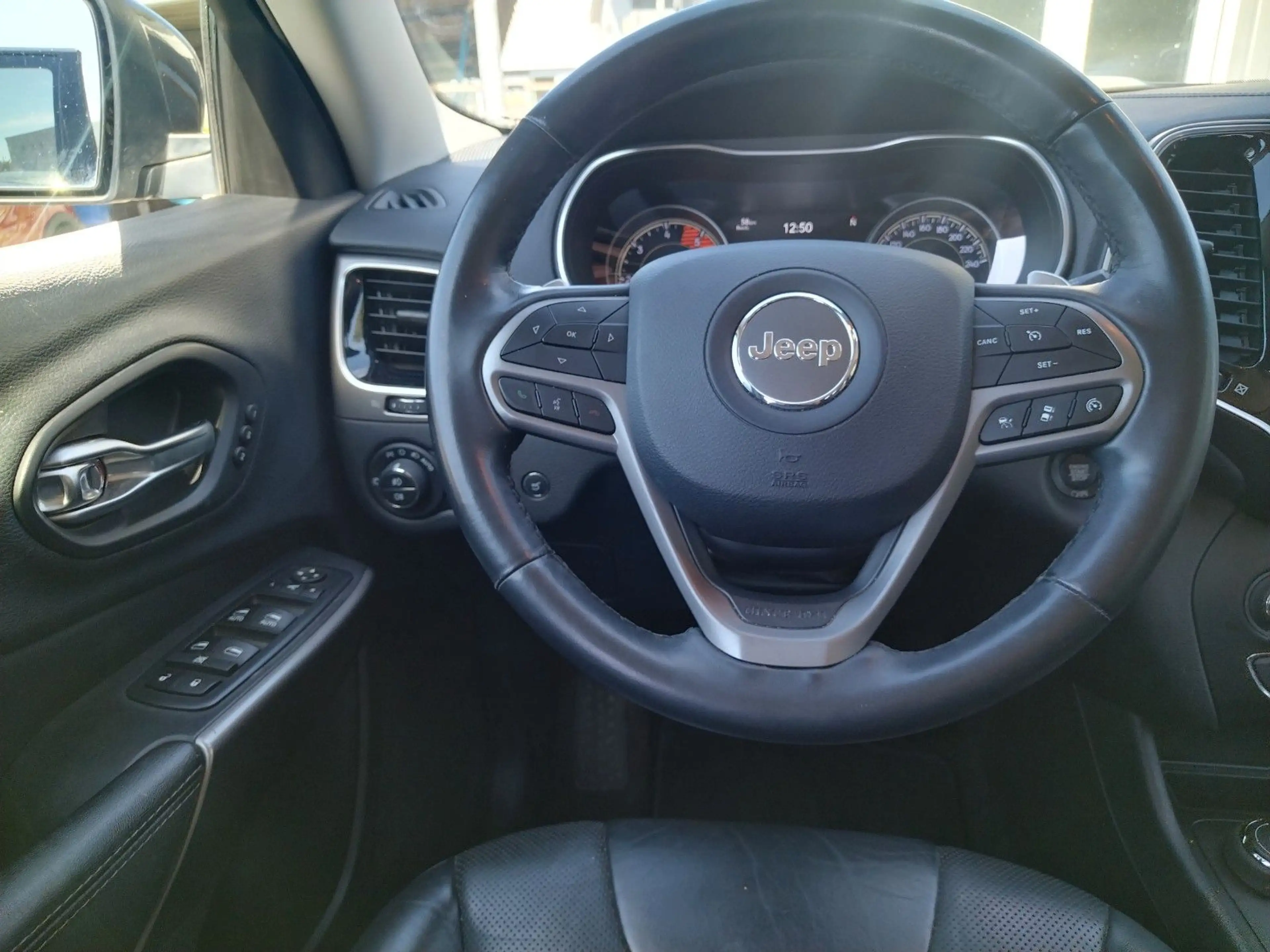 Jeep Cherokee Limited 4WD+LEDER+NAVI+CAM+ACC+SHZ+PDC — photo 15