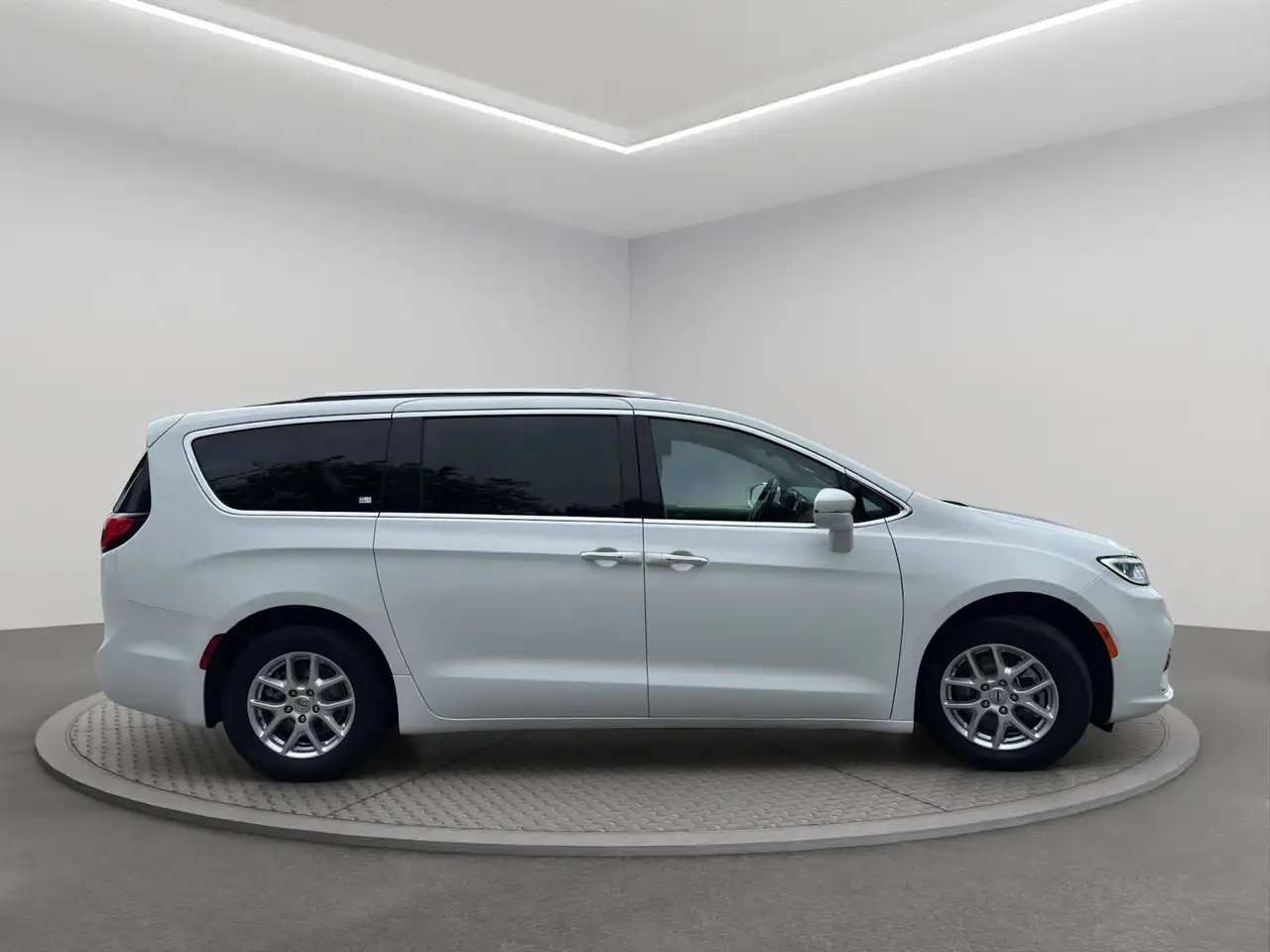 Chrysler Pacifica снимка Chrysler Pacifica