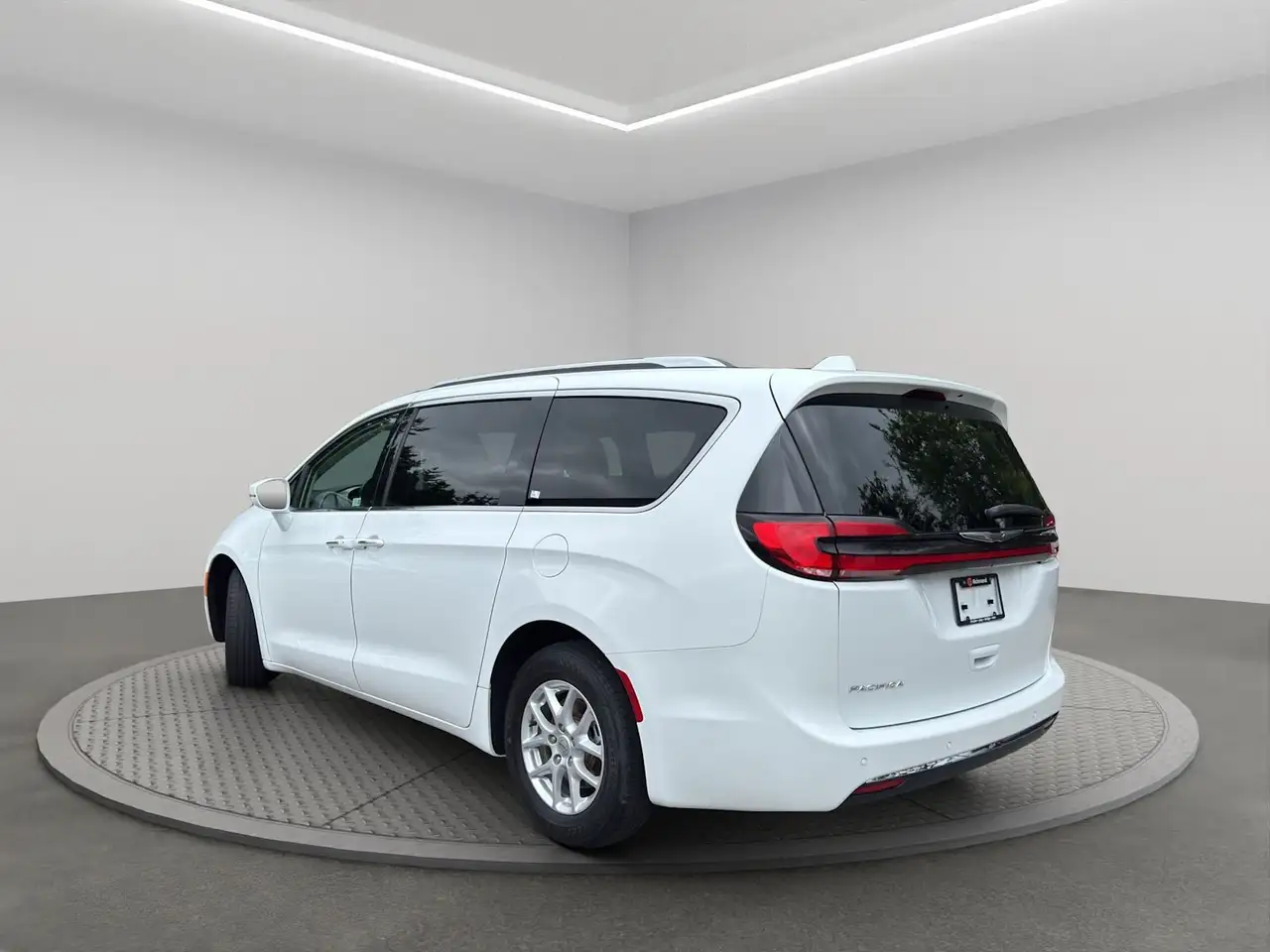 Chrysler Pacifica снимка Chrysler Pacifica