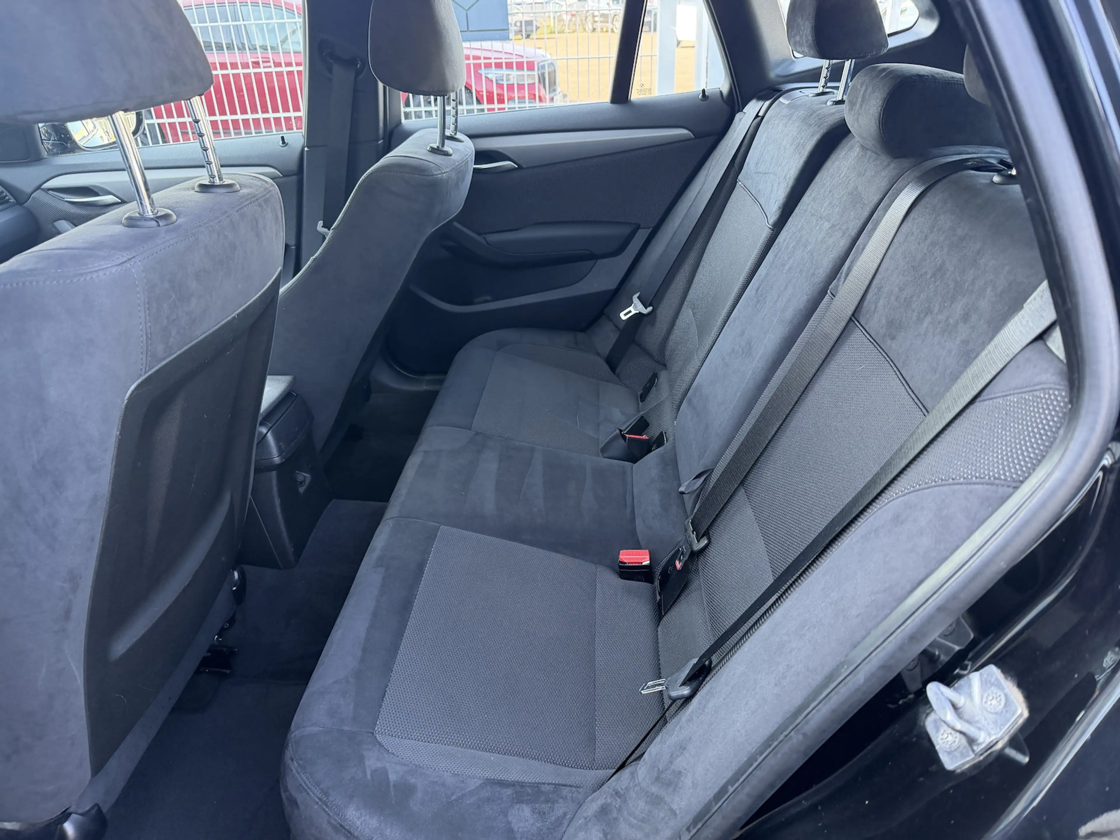 BMW X1 xDrive 20 i M-Sportpaket/Xenon Navi Carplay — photo 9
