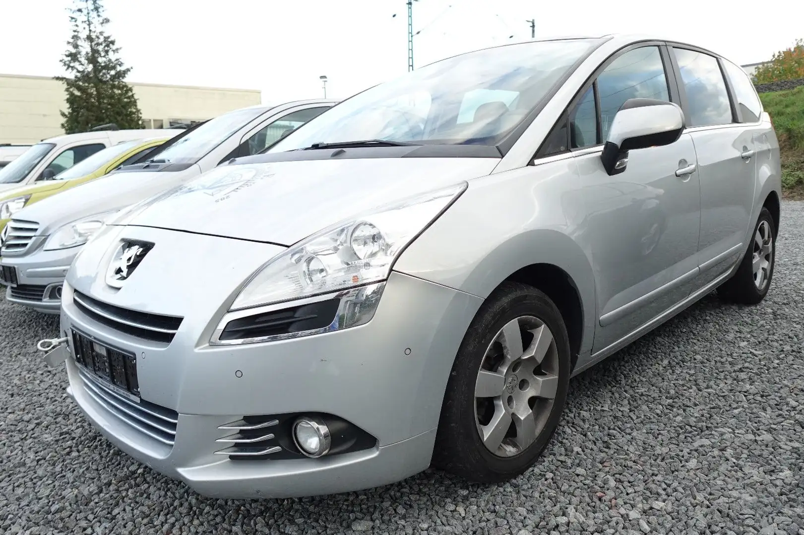 Peugeot 5008 Business-Line + SITZHEIZUNG+AUTOMATIK Grau - 1