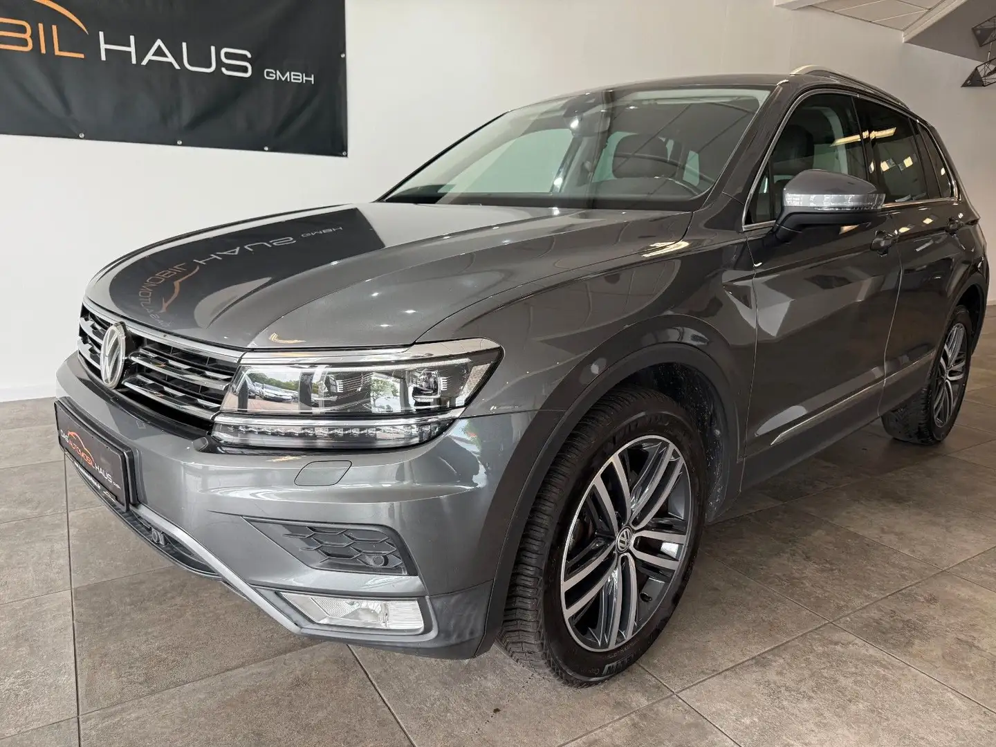 Volkswagen Tiguan Highline BMT 4Motion *AHK*ACC*LEDER*SPUR* Gris - 1