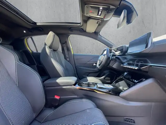 Peugeot 208 view 13