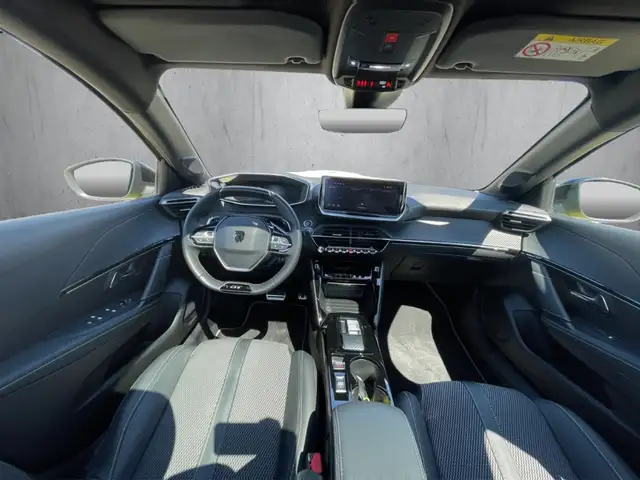 Peugeot 208 view 12
