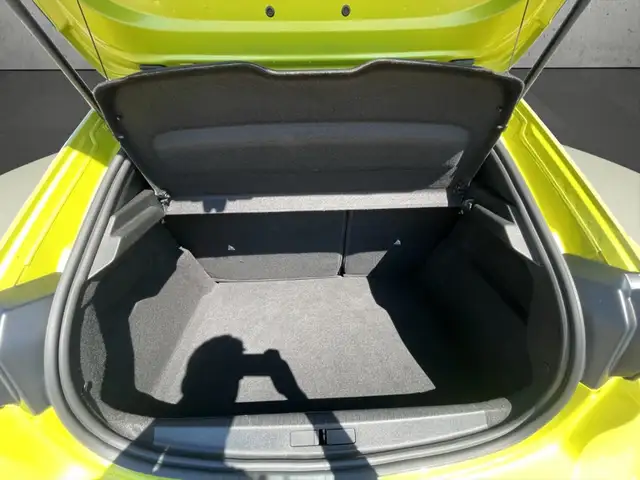 Peugeot 208 view 7