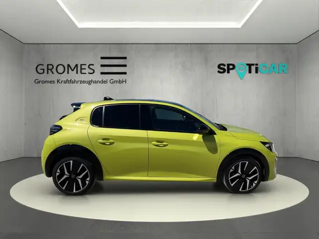 Peugeot 208 view 2