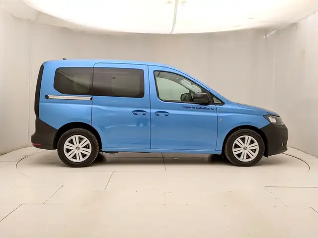 Volkswagen Caddy view 3