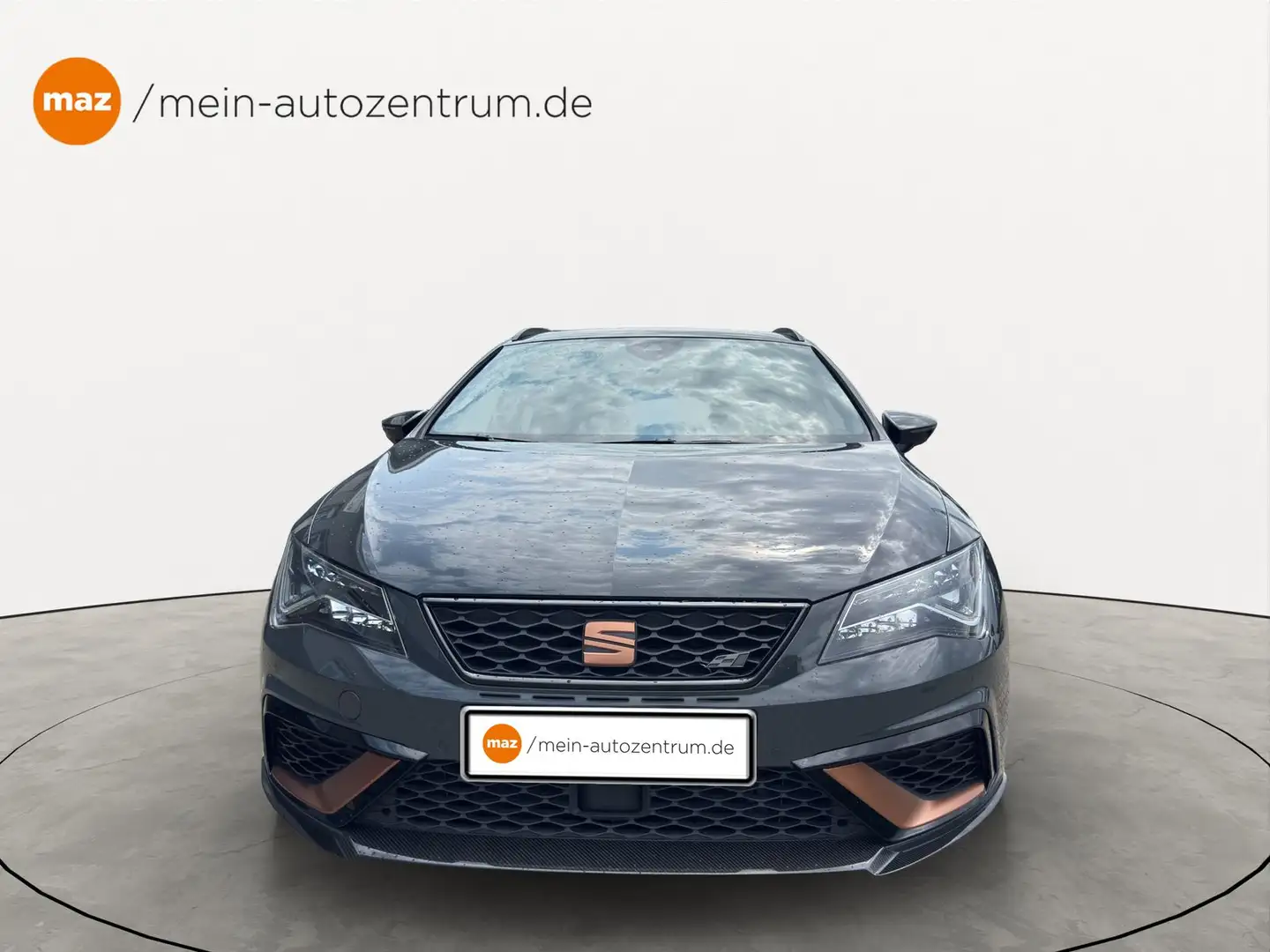 SEAT Leon ST 2.0 TSI Cupra R 300 4Drive Alu LED Pano Na Noir - 2