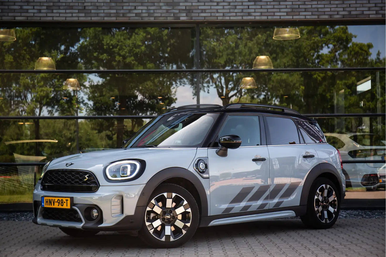 MINI Cooper SE Countryman Mini 2.0 ALL4 Untamed , Harman & Kardon, Pano dak, Szürke - 2