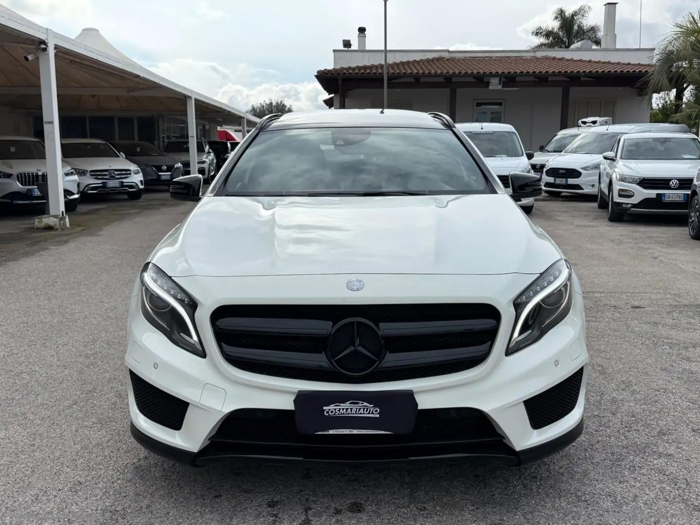 Mercedes-Benz GLA 180 GLA 220 CDI Automatic 4Matic Premium NIGHT EDITION Blanc - 2