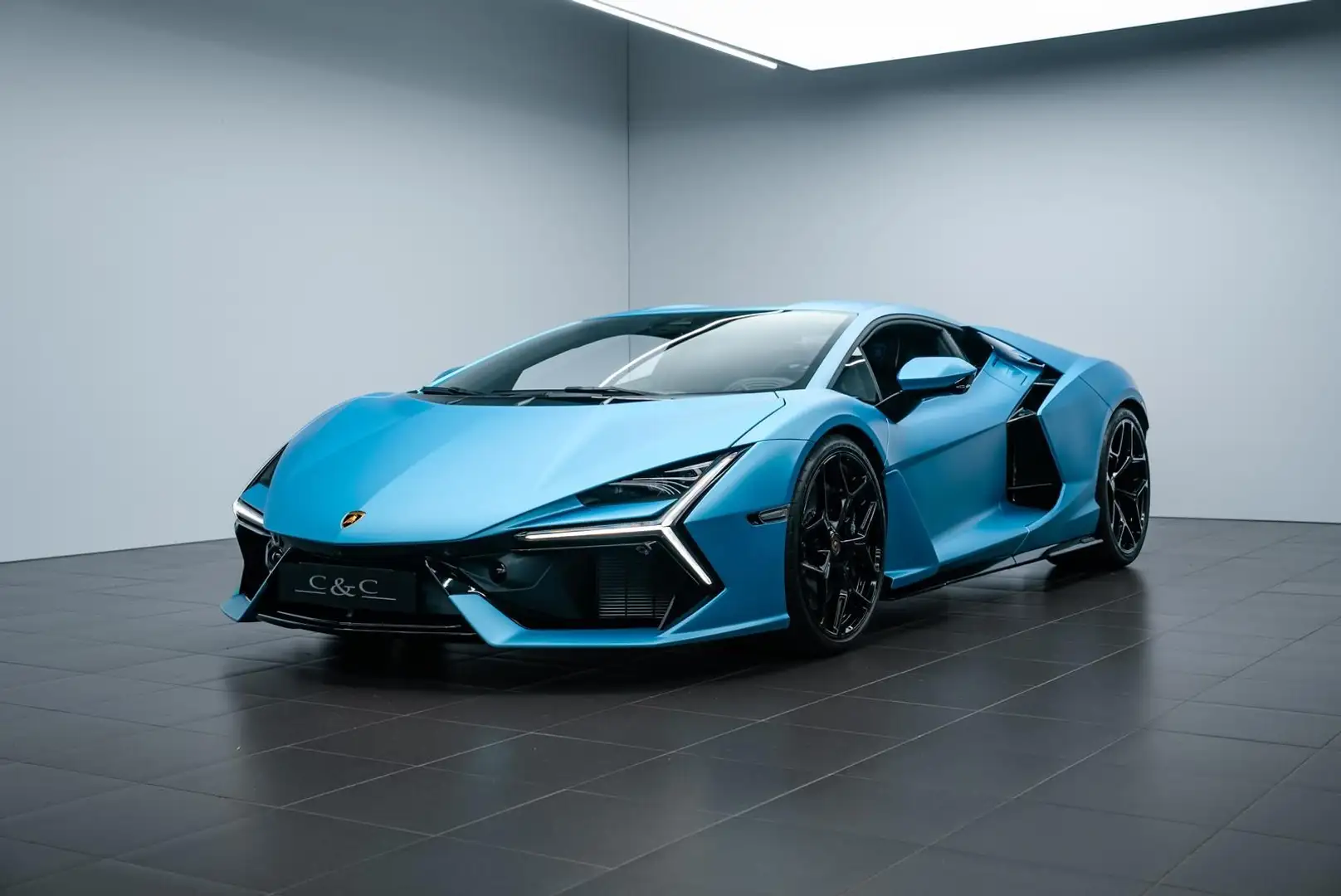 Lamborghini Revuelto MY25/MATT/V12/CARBON Синій - 1
