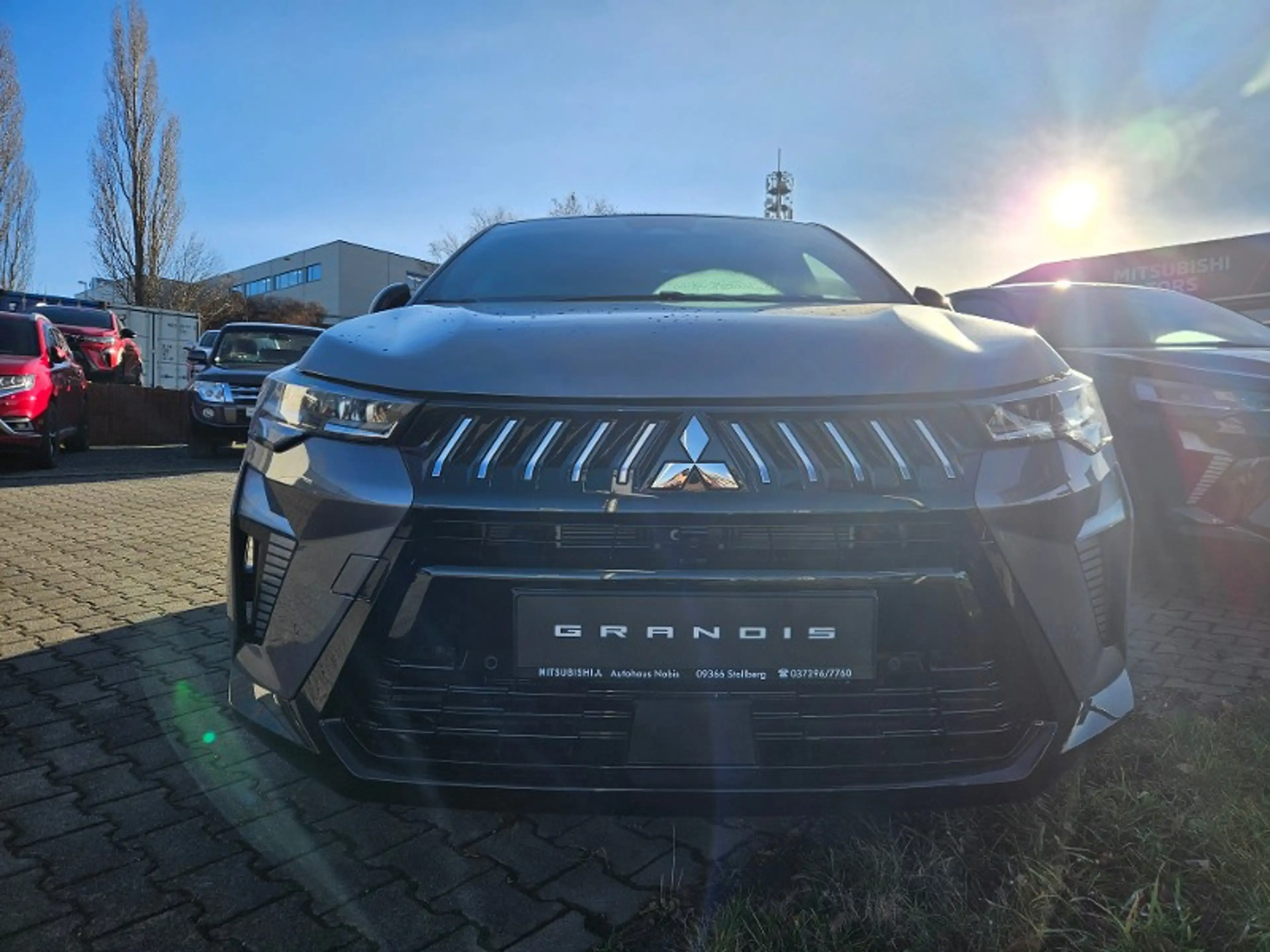 Mitsubishi Grandis Intro Edition 1.8 Hybrid — photo 3