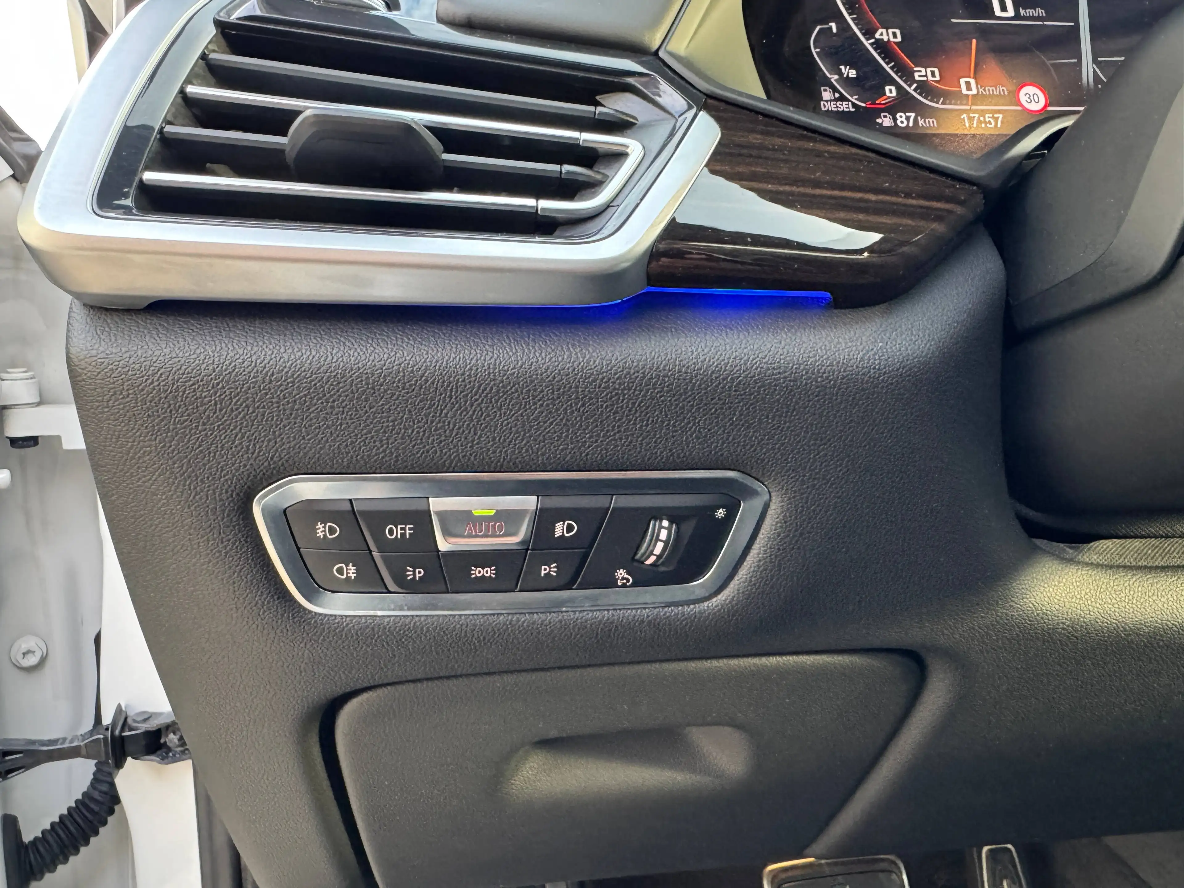 BMW X5 X5 xDrive30d Aut. *M Sport; PANO; IAL; Luft; AHK uvm.* — photo 9