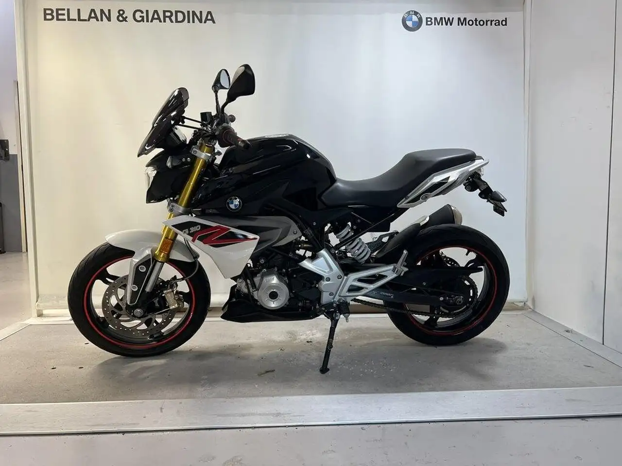 BMW G 310 R