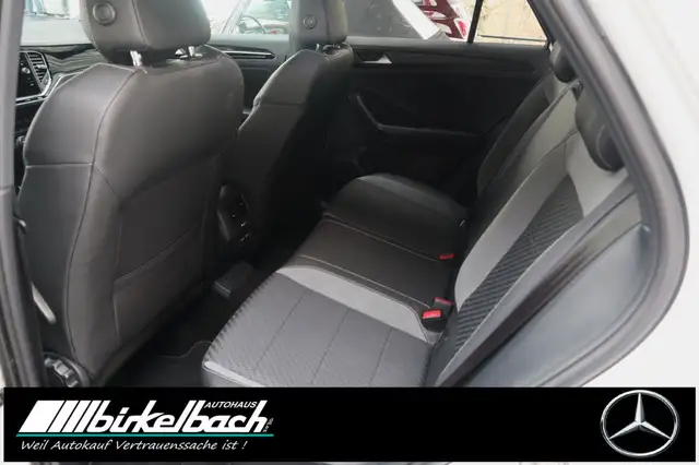 Volkswagen T-Roc view 12