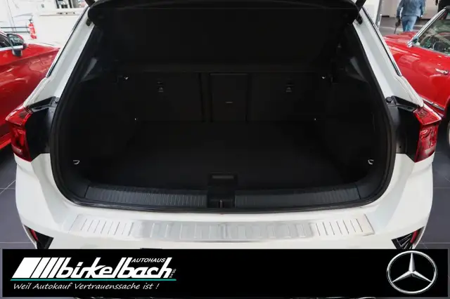 Volkswagen T-Roc view 13