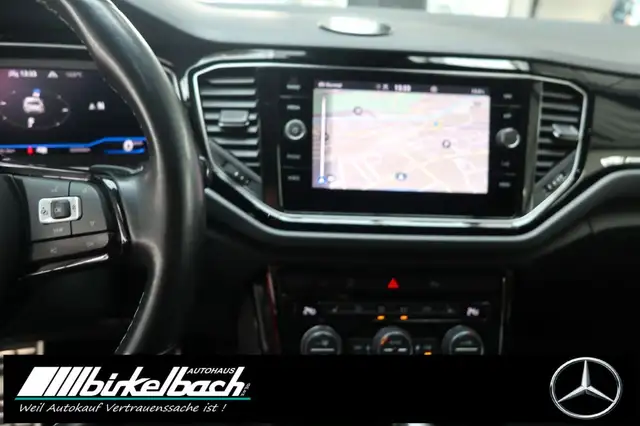 Volkswagen T-Roc view 6