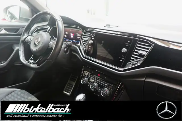 Volkswagen T-Roc view 9