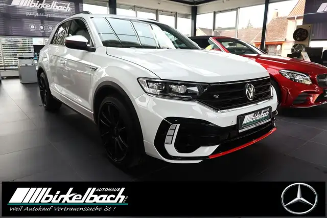 Volkswagen T-Roc view 3