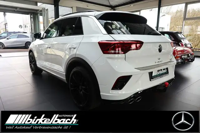 Volkswagen T-Roc view 2