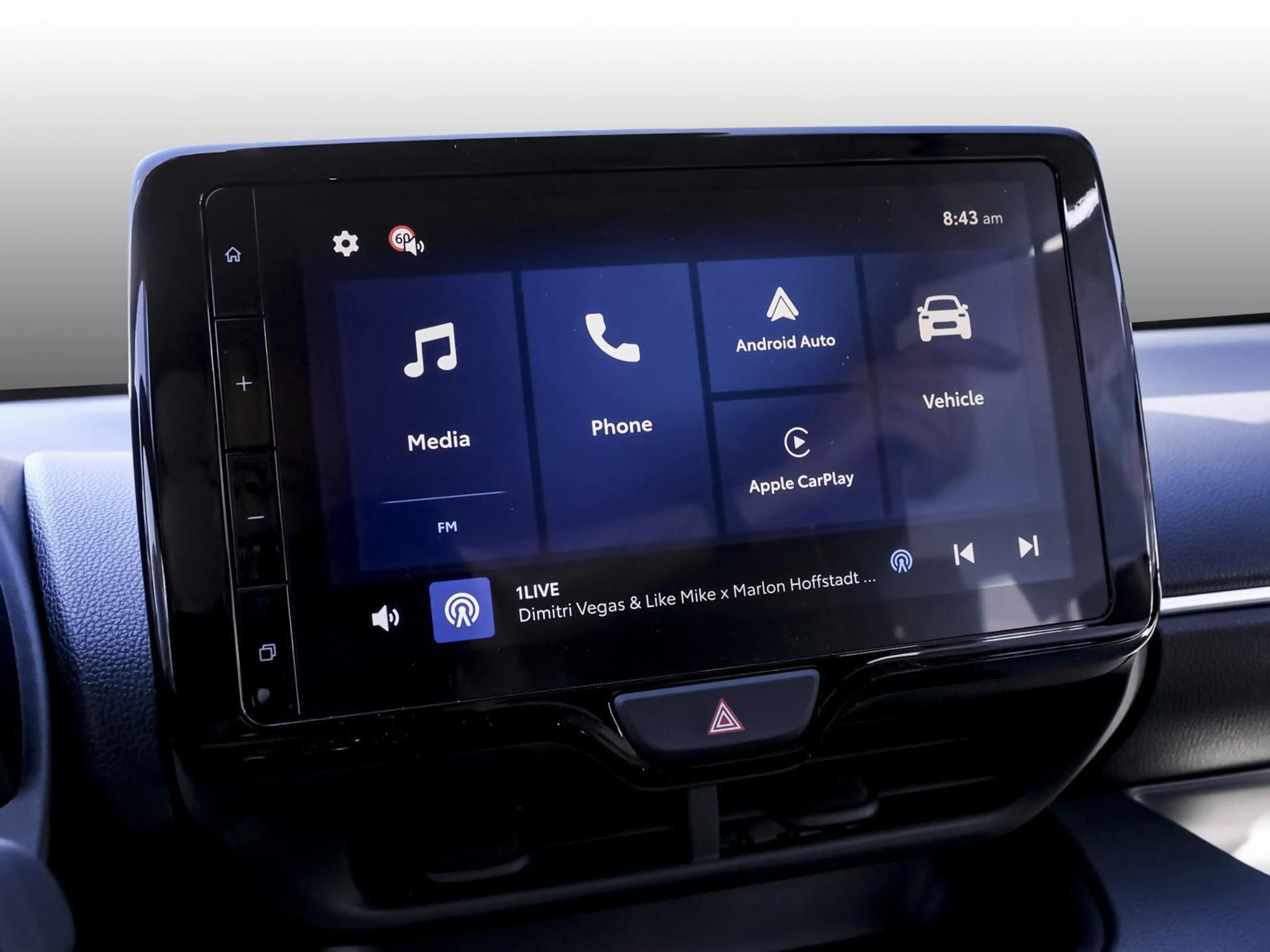 Toyota Yaris Teamplayer 1.5 Hybrid CVT NAVI SHZ PDC — photo 6