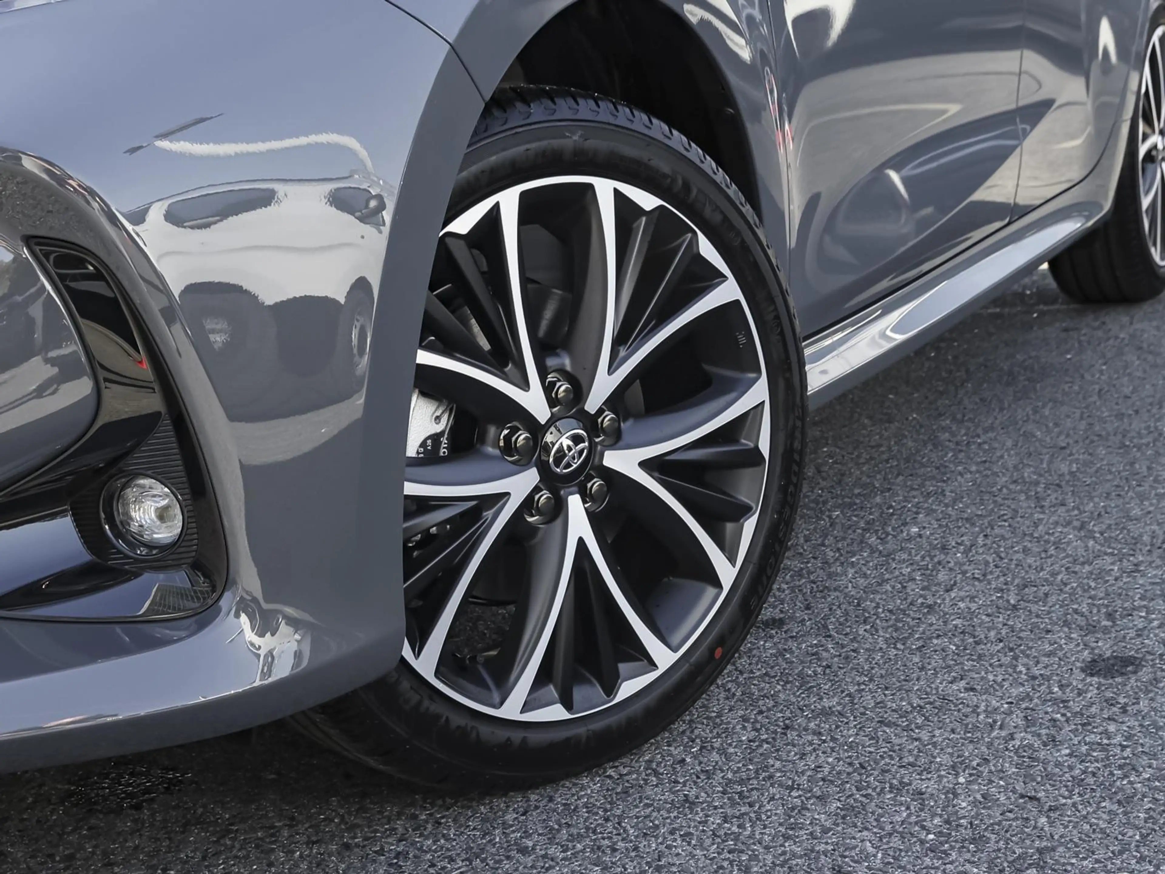 Toyota Yaris Teamplayer 1.5 Hybrid CVT NAVI SHZ PDC — photo 8