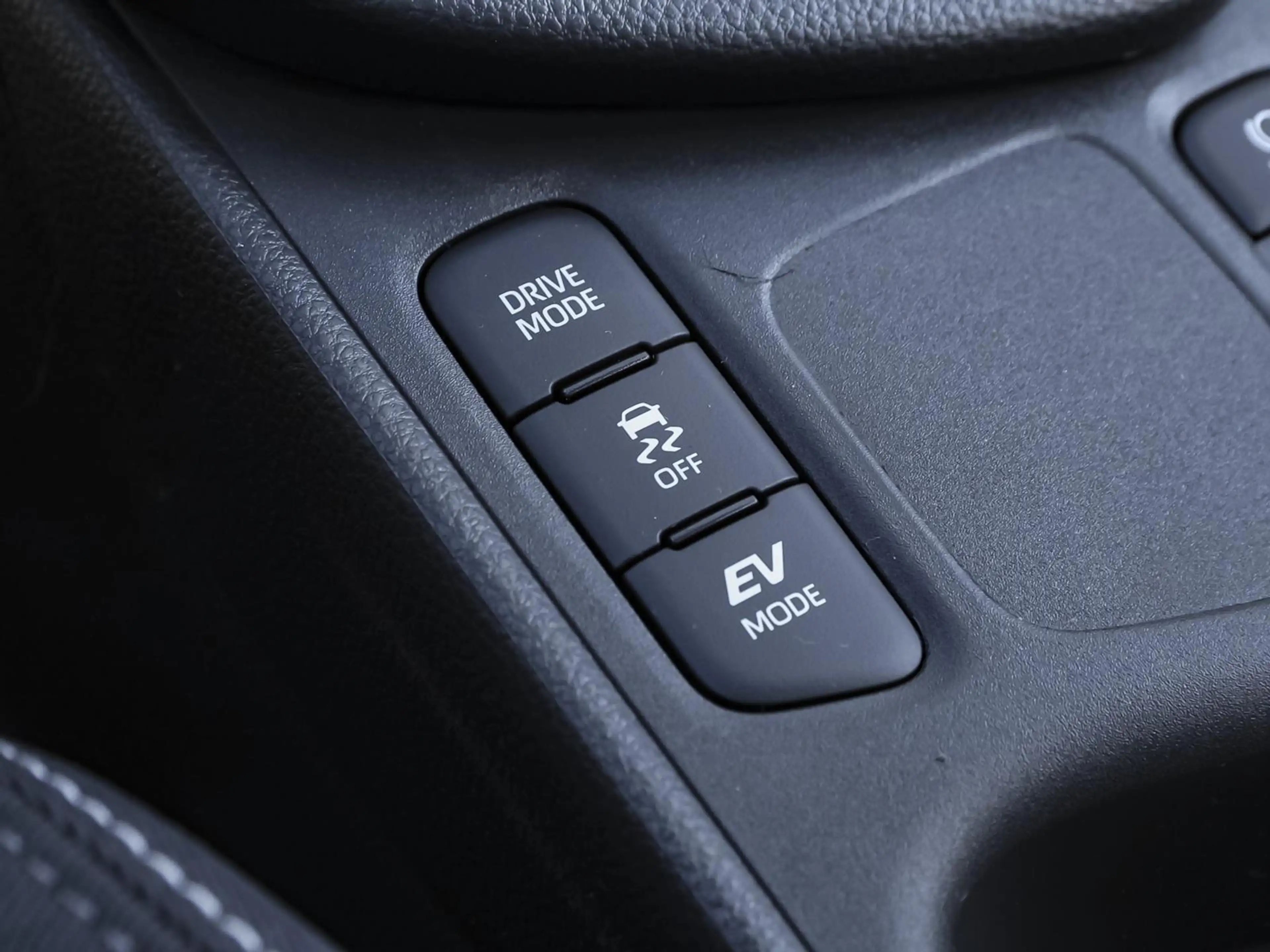 Toyota Yaris Teamplayer 1.5 Hybrid CVT NAVI SHZ PDC — photo 14