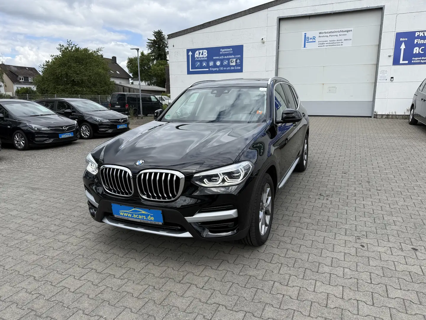 BMW X3 xDrive 30 e xLine Navi LED TWA SWA Temp Alu E6 Negru - 1