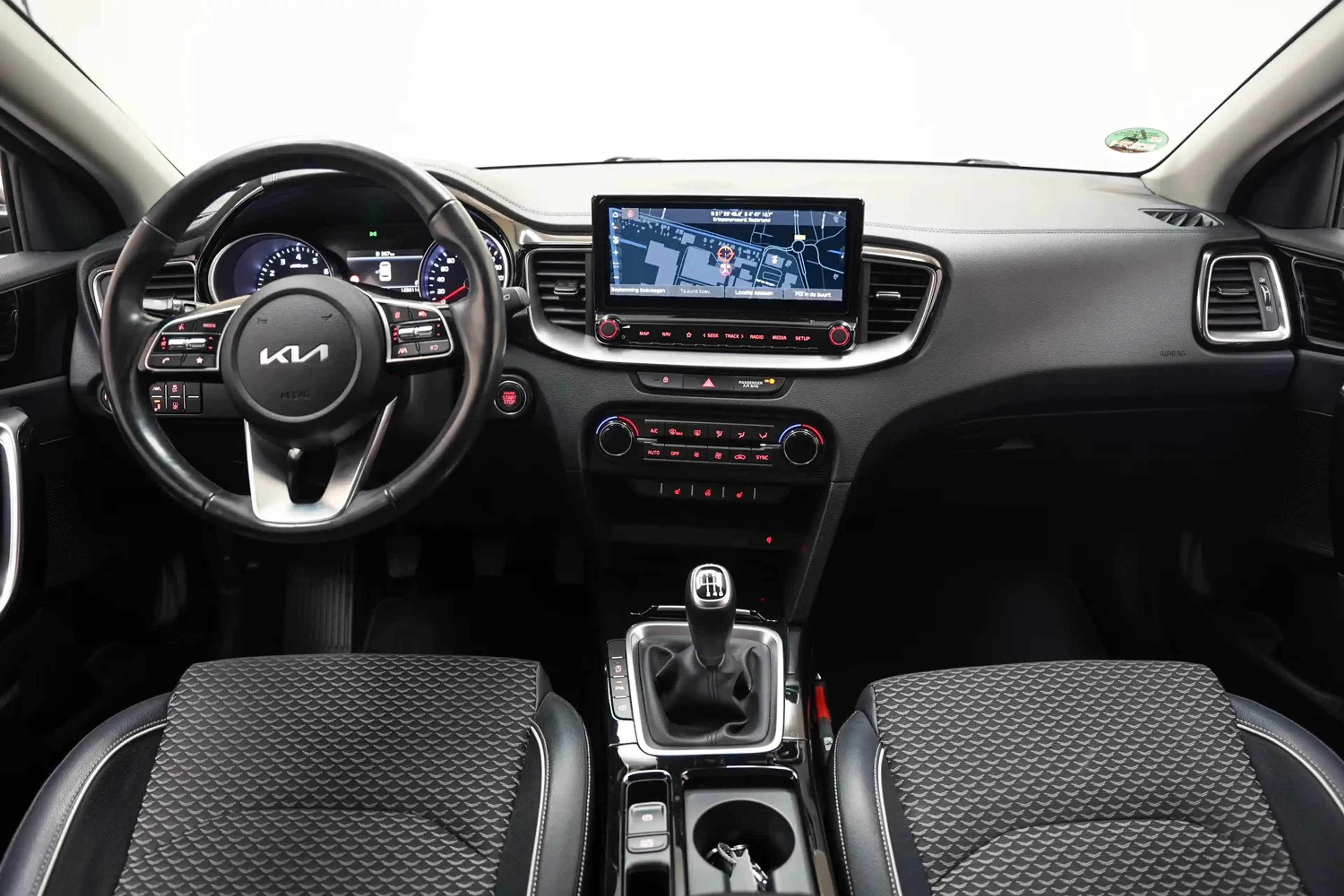 Kia Ceed / cee'd 1.5 T-GDi 160pk DynamicPlusLine [ LED Navi Camera — photo 4