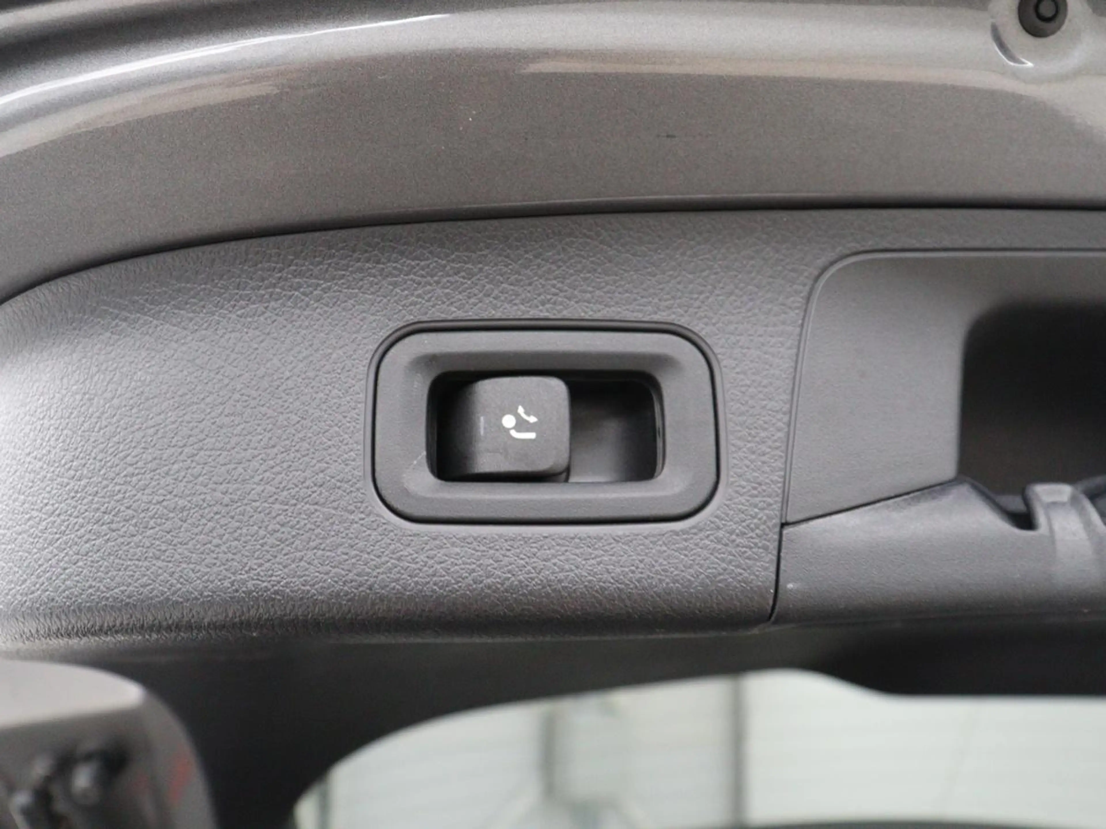 Mercedes-Benz GLA 250 e Business Solution AMG Limited | SOH 95,2% | Lede — photo 32