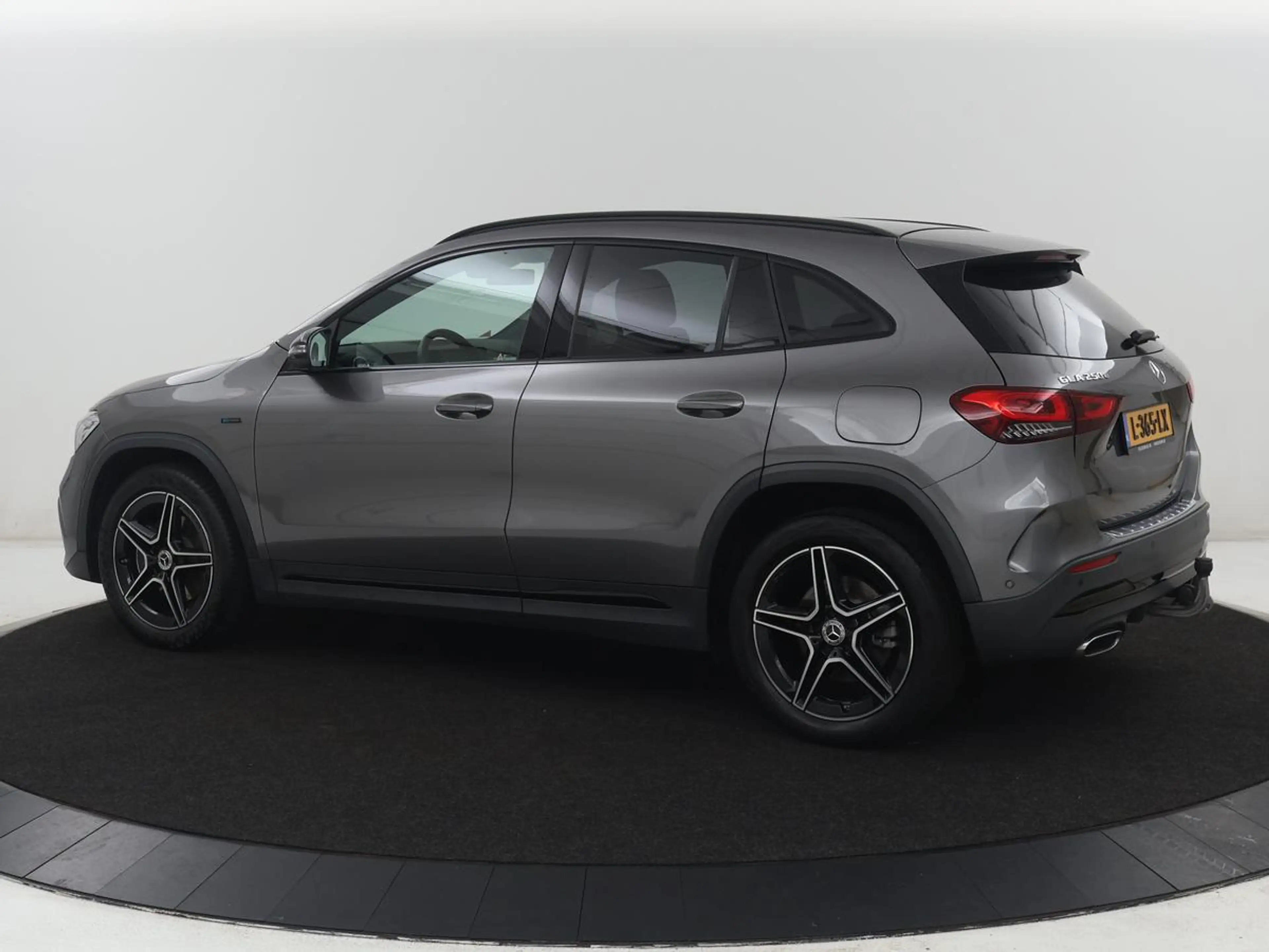 Mercedes-Benz GLA 250 e Business Solution AMG Limited | SOH 95,2% | Lede — photo 2