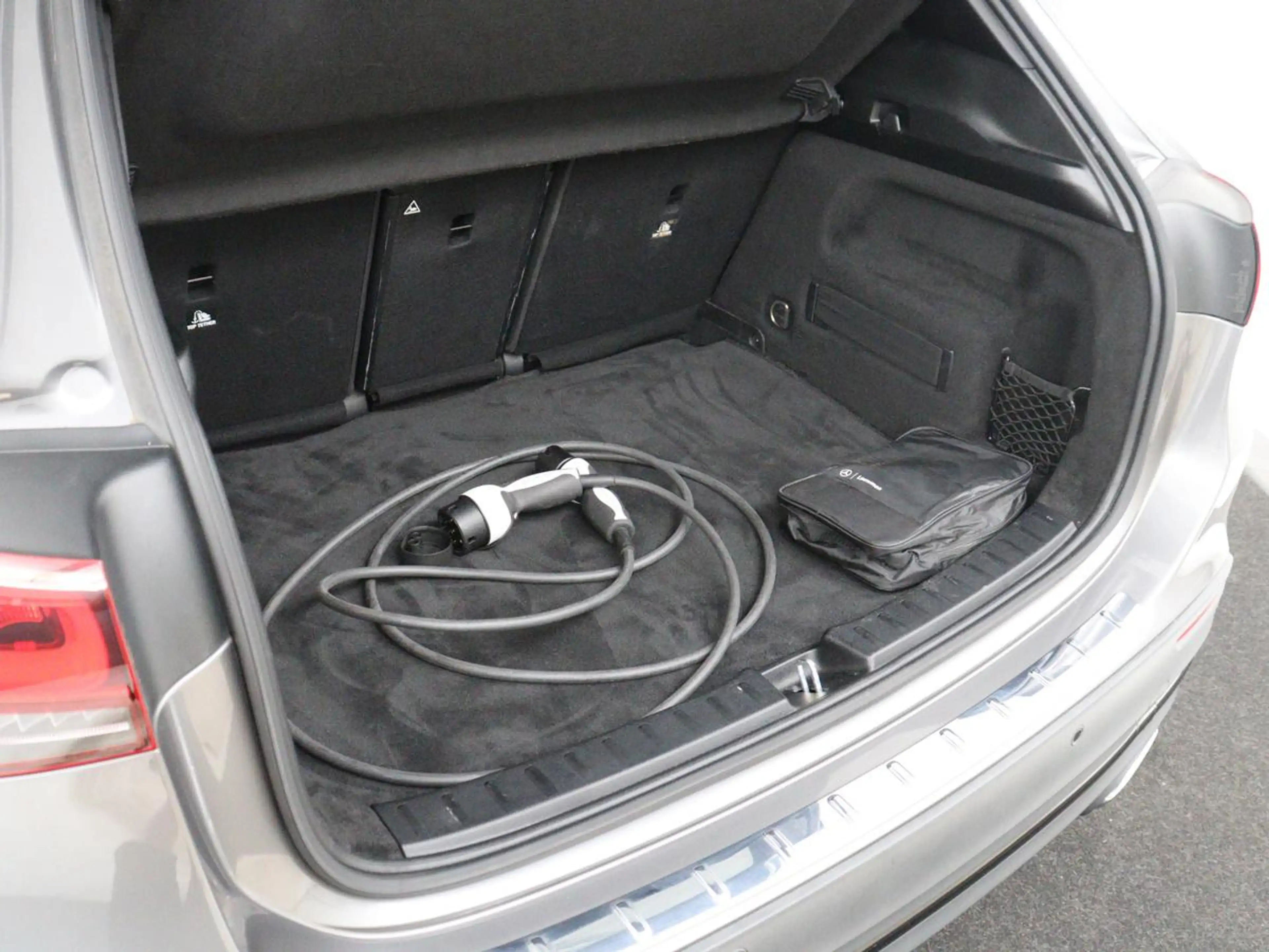 Mercedes-Benz GLA 250 e Business Solution AMG Limited | SOH 95,2% | Lede — photo 28