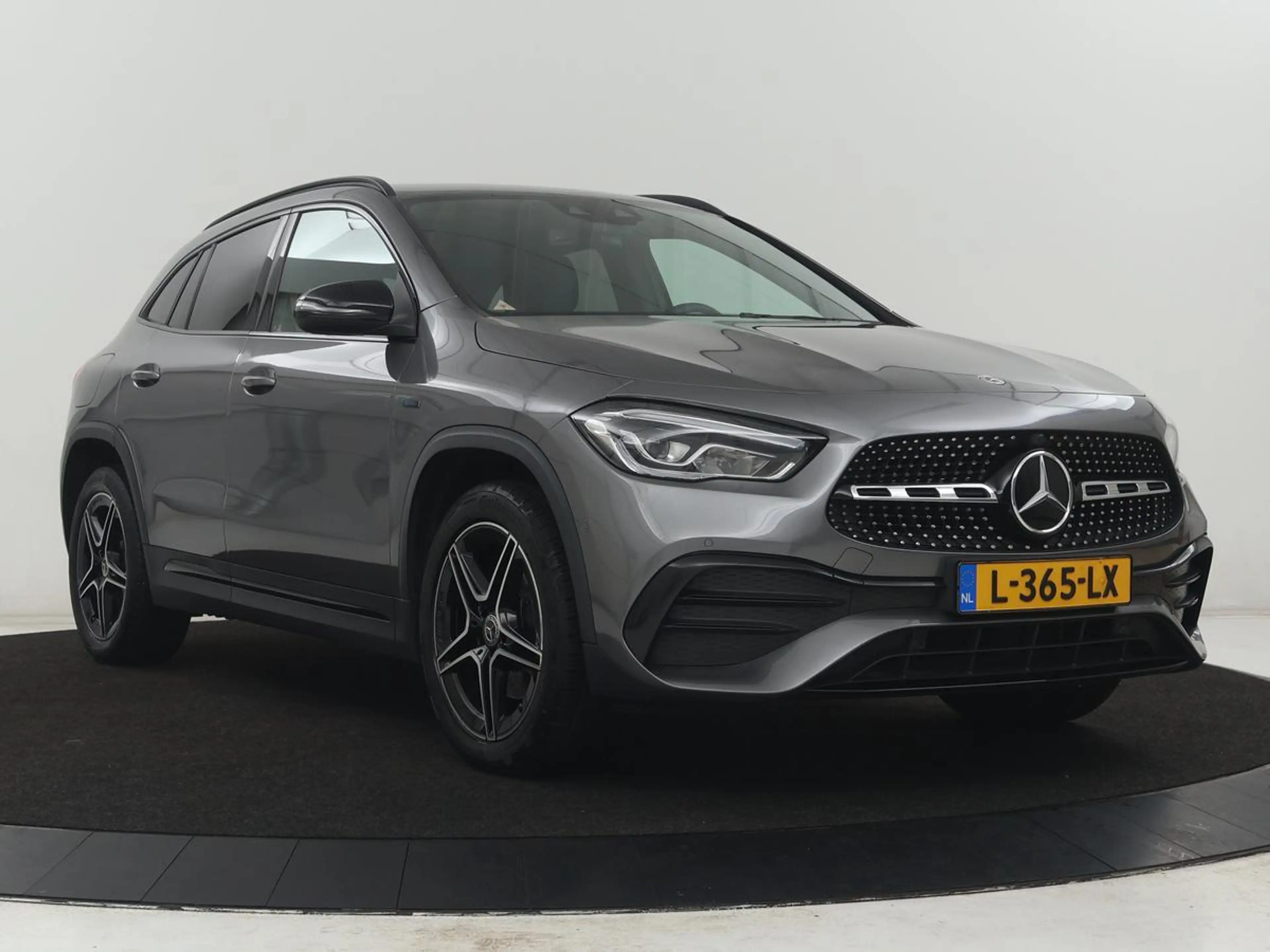 Mercedes-Benz GLA 250 e Business Solution AMG Limited | SOH 95,2% | Lede — photo 36