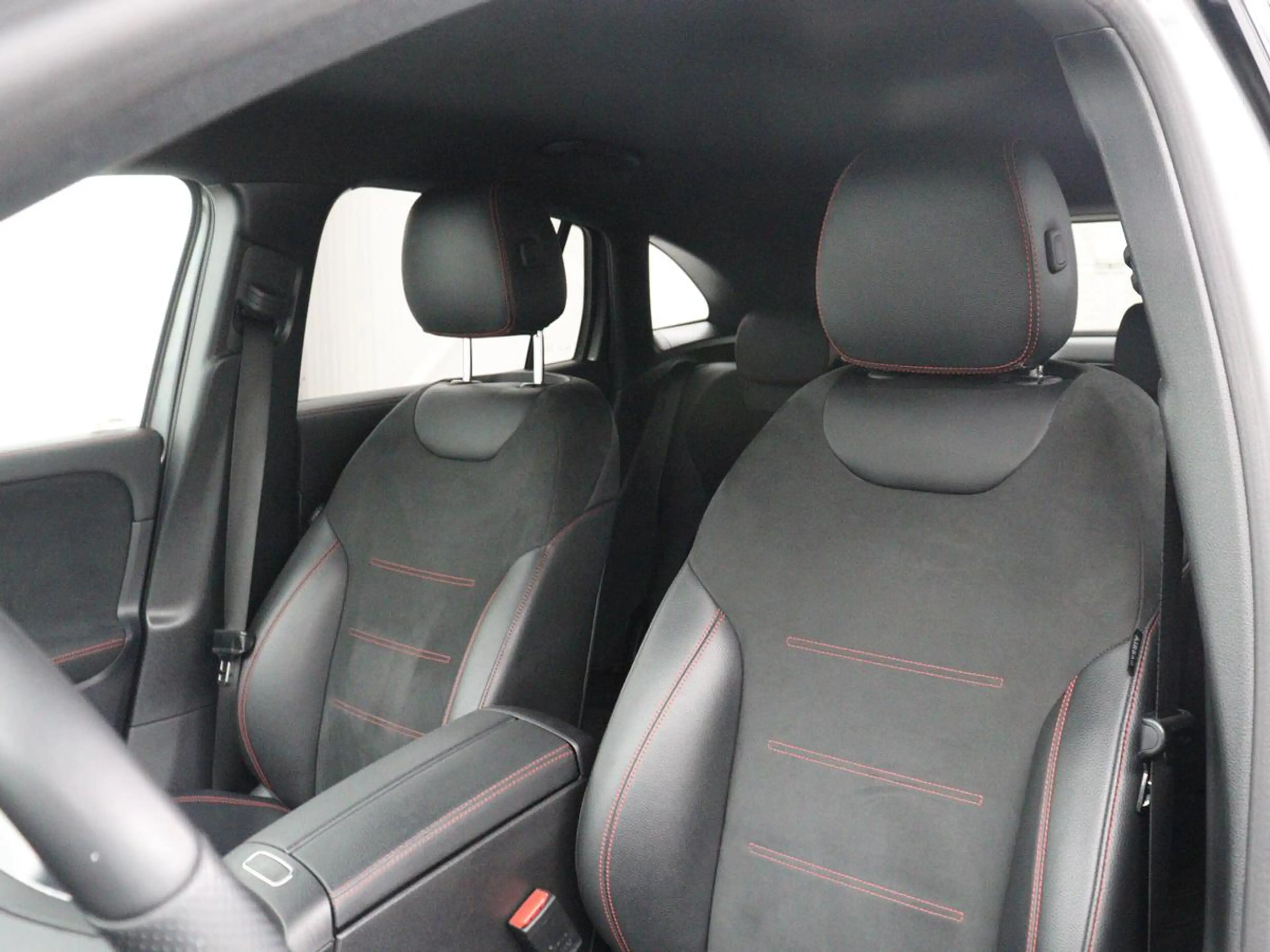 Mercedes-Benz GLA 250 e Business Solution AMG Limited | SOH 95,2% | Lede — photo 5