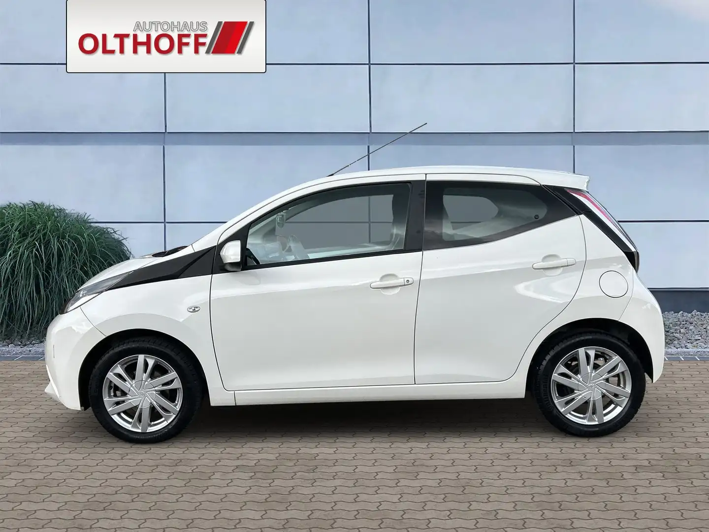 Toyota Aygo x-play touch Weiß - 2