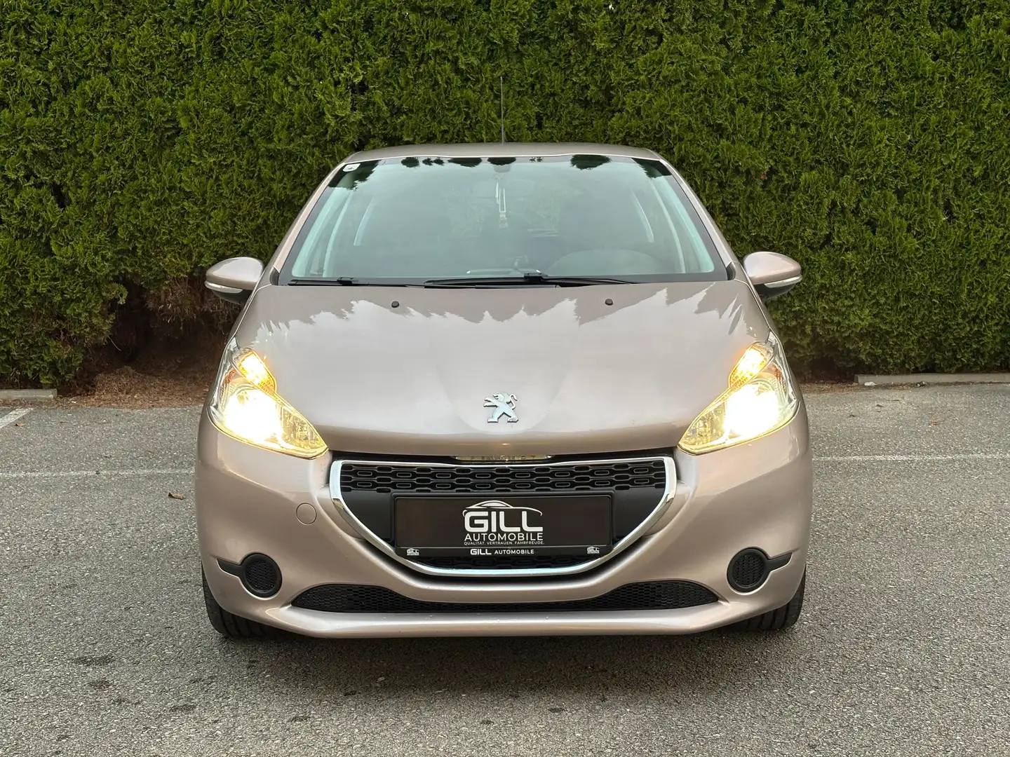 Peugeot 208 Active 1,4 HDI *inkl. Garantie* Beige - 2