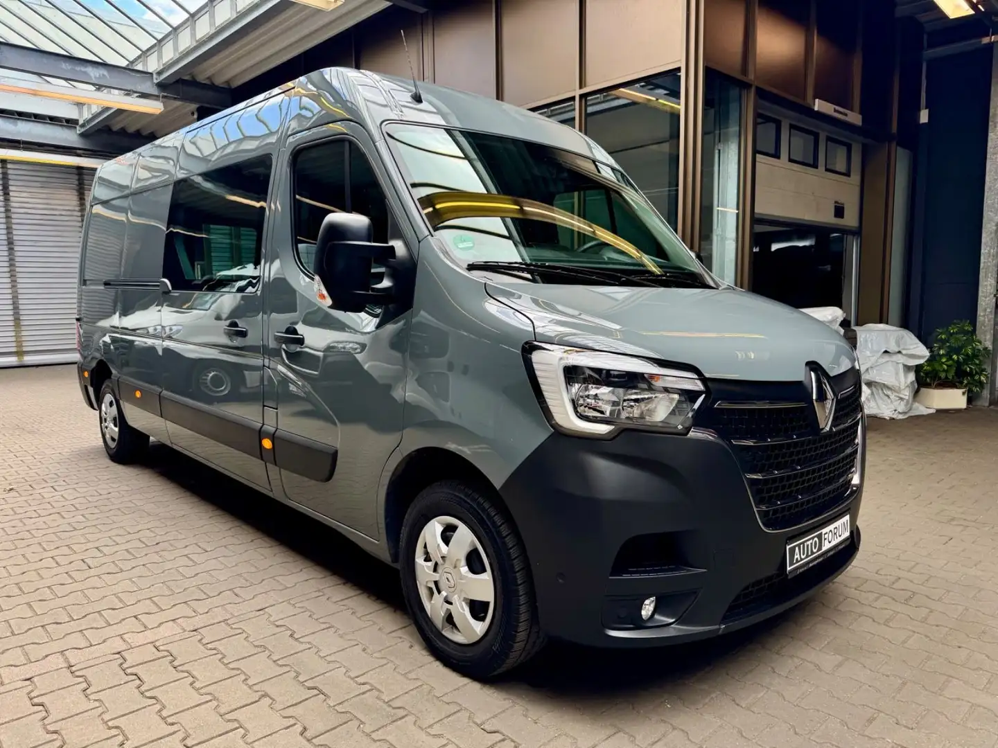 Renault Master 2.3 dCi L3H2 3,5t AHK KLIMA CAM 3STZ TEMP Grau - 2