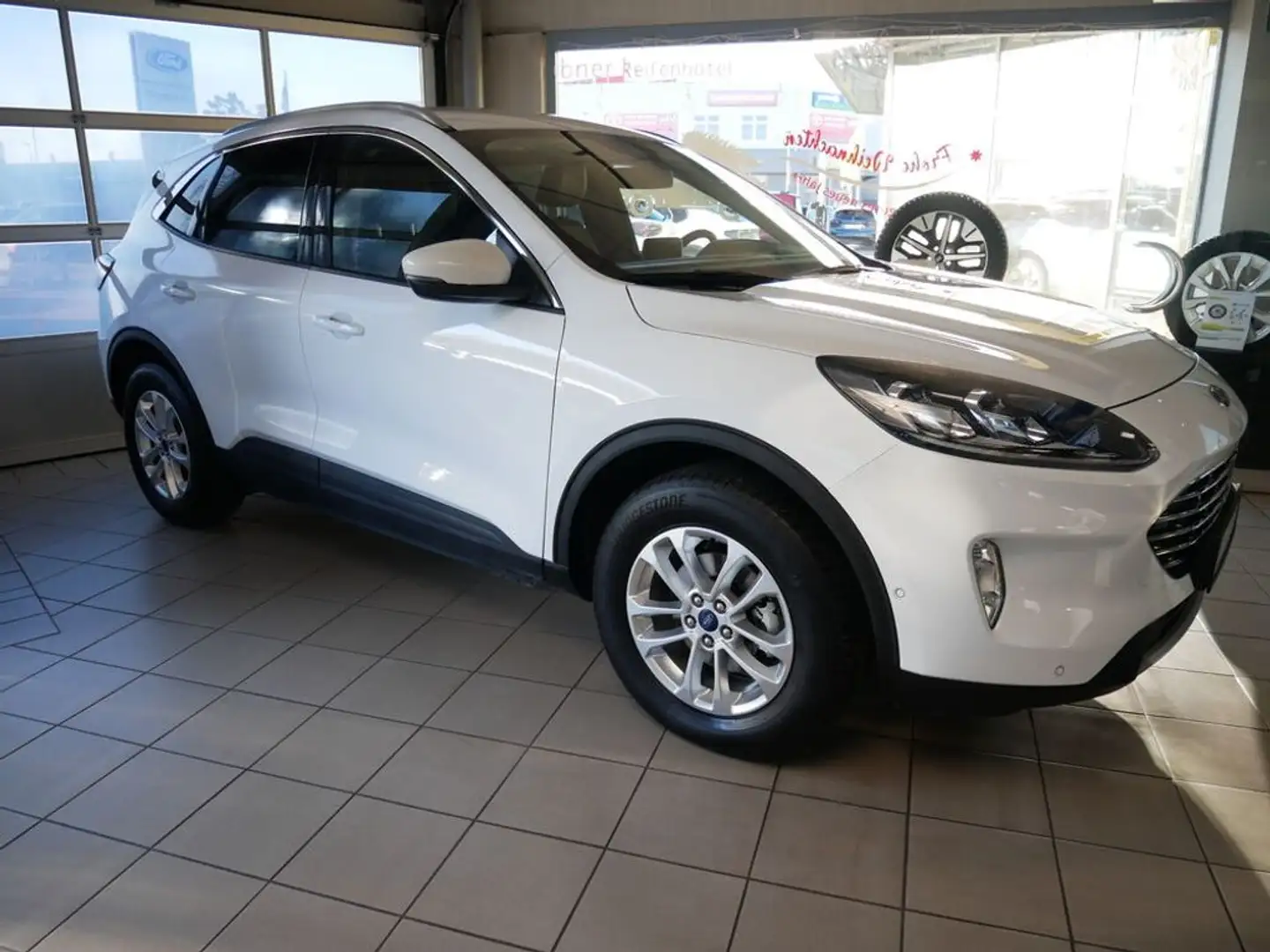Ford Kuga Titanium X Plug-In Hybrid Weiß - 2