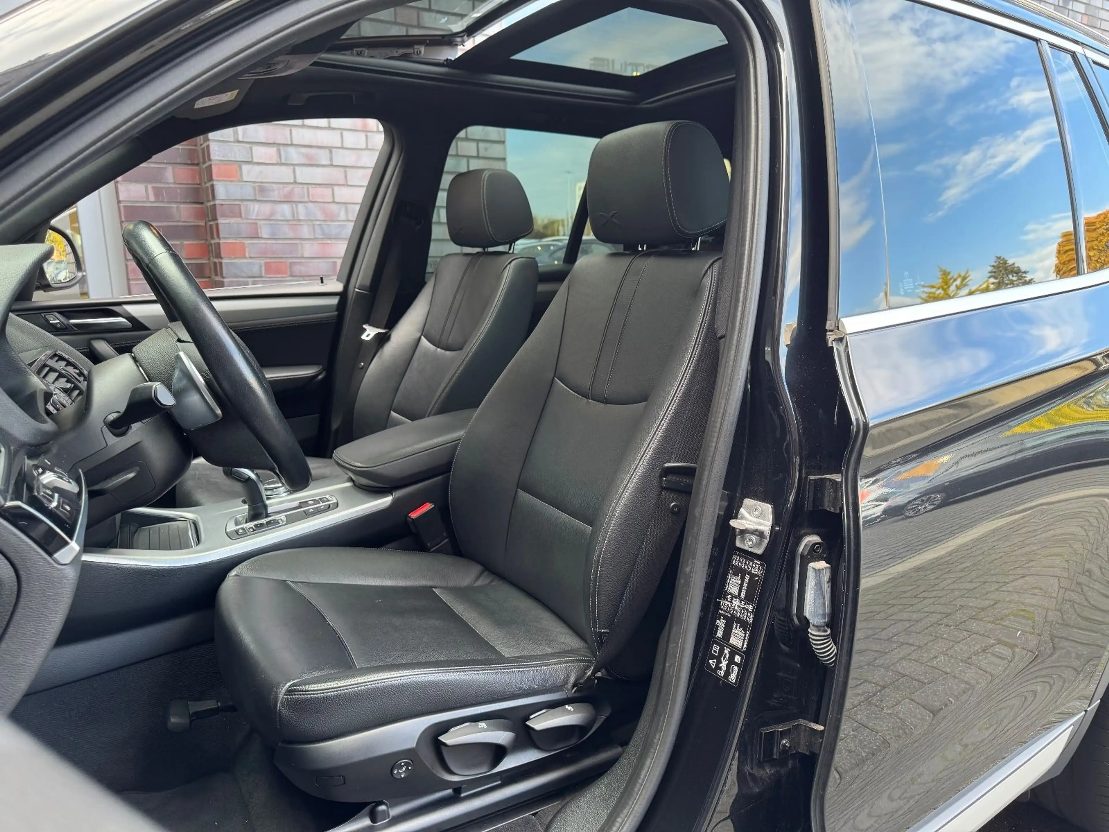 BMW X3 xDrive 30 d Xline LM18°Pano°Navi Prof°RFK AHK — photo 13