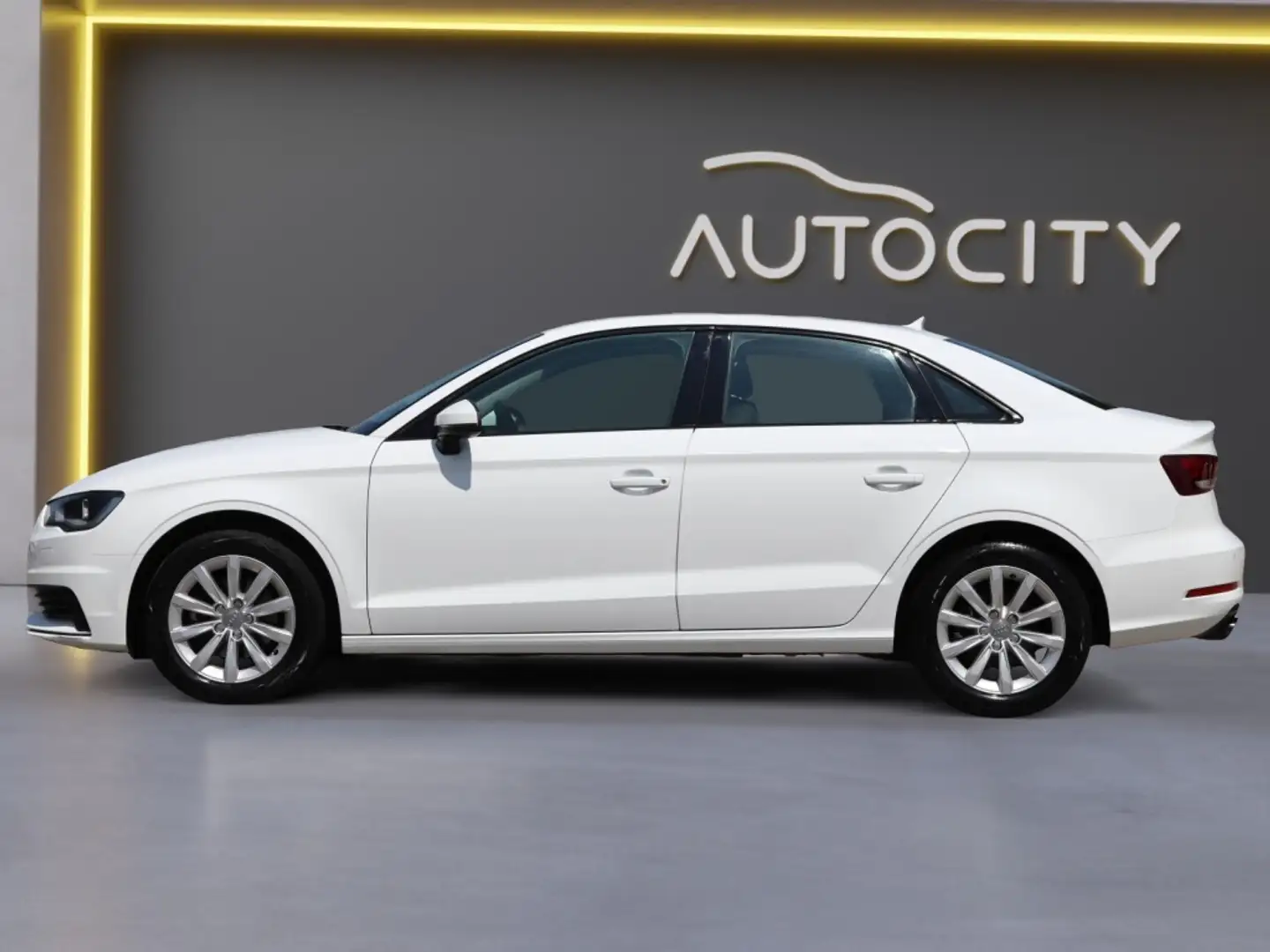 Audi A3 Limousine 1.4 TFSI Attr.Pro Line Automaat l Navi l Weiß - 2