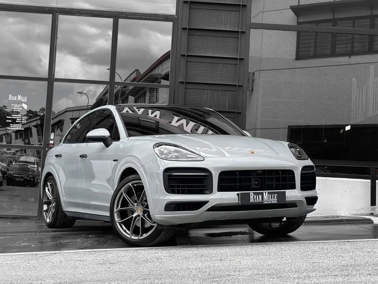 Porsche Cayenne E-Hybrid Platinum Edition Coupé Aut. Gris - 1