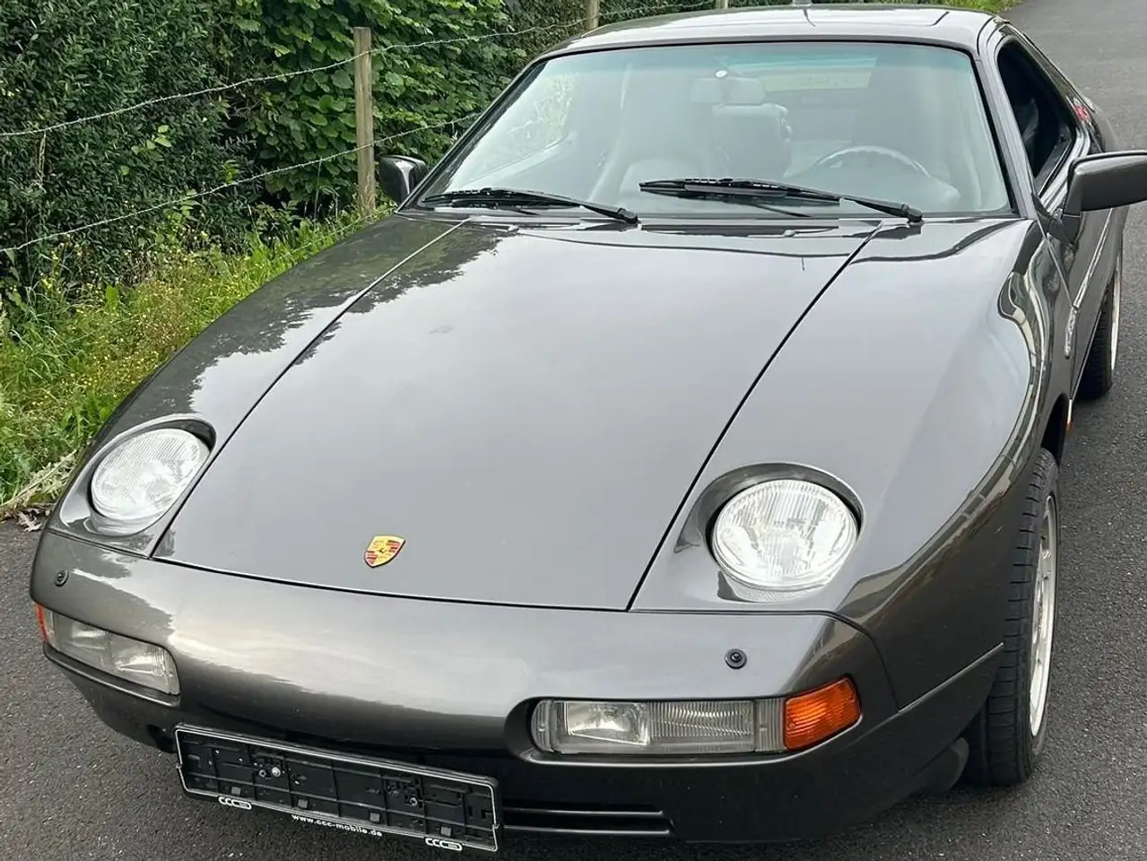 Porsche 928