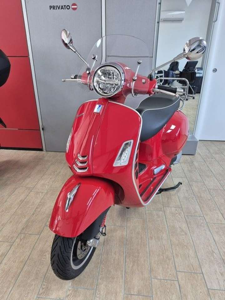 Vespa GTS 300
