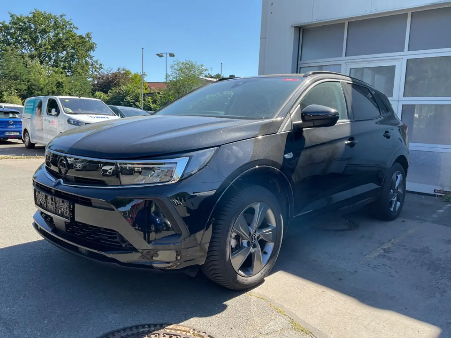 Opel Grandland 1.2 Turbo GS Line LED+Navi+SHZ+Klima Noir - 2