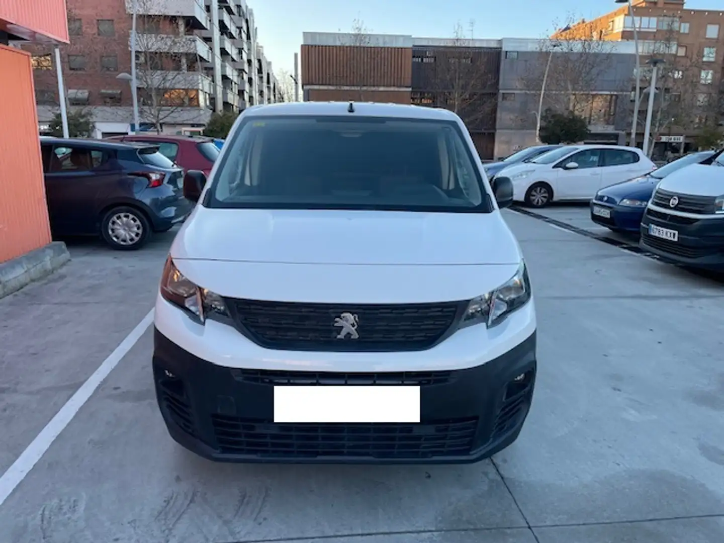 Peugeot Partner Furgón 1.6BlueHDI Confort L2 100 Wit - 2