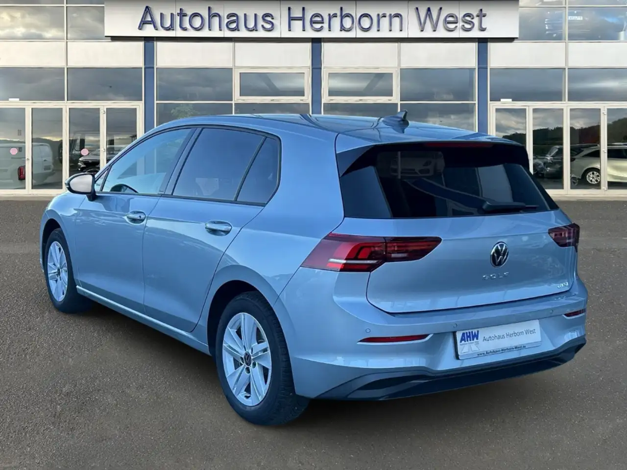 Volkswagen Golf VIII 1.5 eTSI Life DSG LED Navi Allwetterreifen As 4