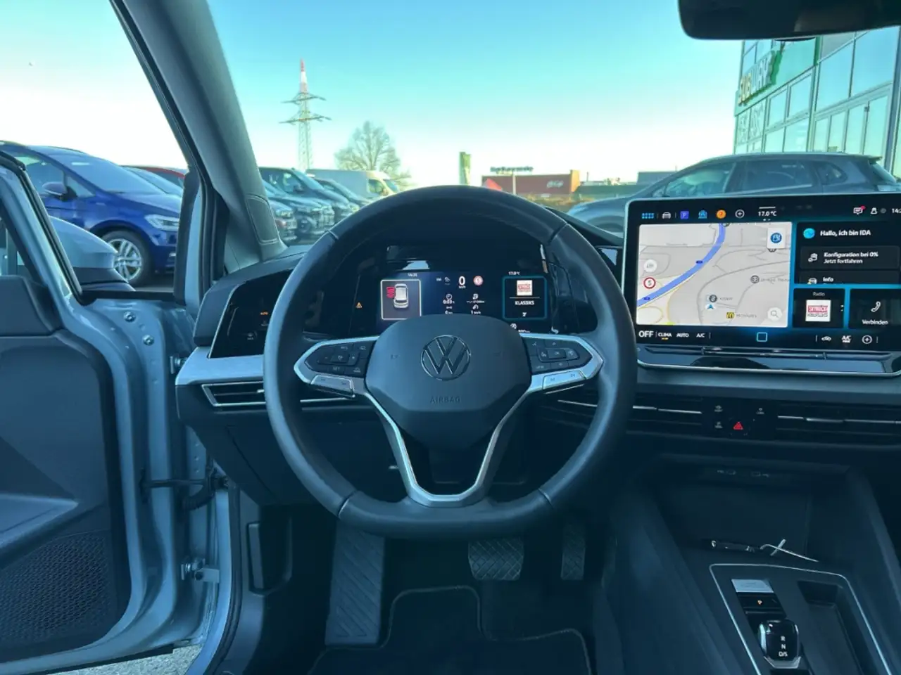 Volkswagen Golf VIII 1.5 eTSI Life DSG LED Navi Allwetterreifen As 12